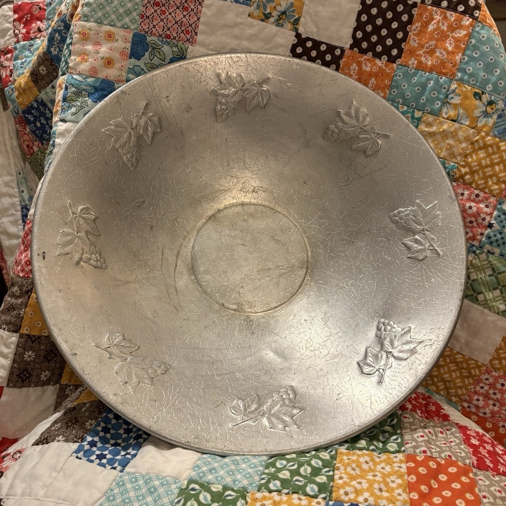 Lot of 2 Vintage West Bend Aluminum‎ Bowls 14" With Grapes And Grape Leaves